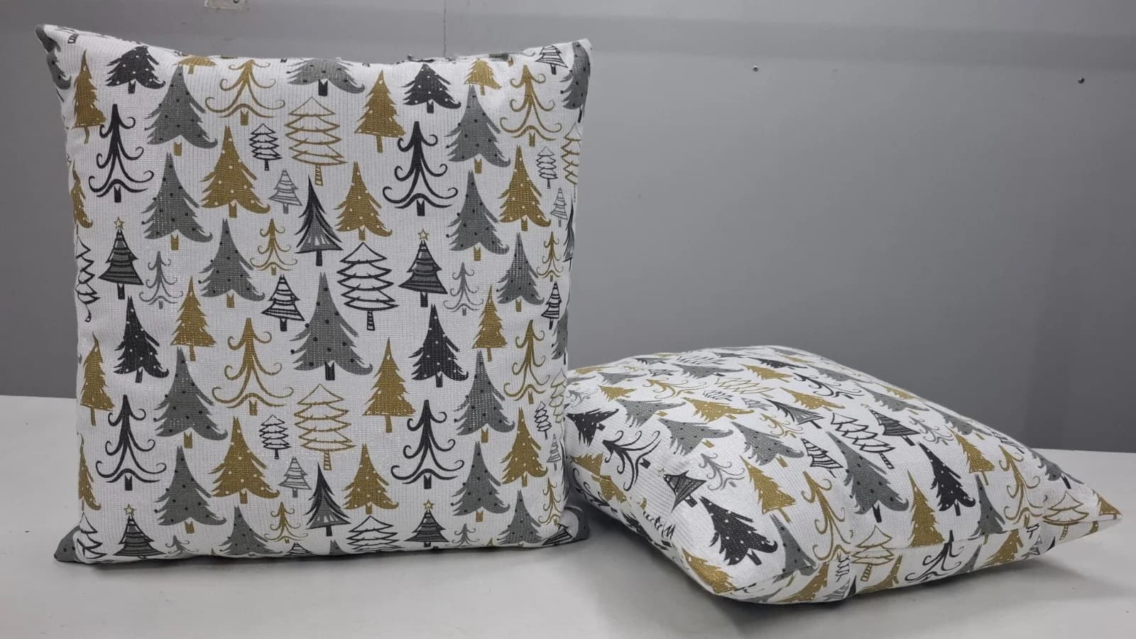 Cushions & Throws
